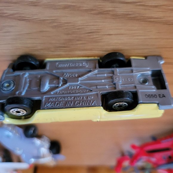 1996 Hot Wheels ’53 Thunderbird & 1989 Matchbox 1957 Thunderbird - Picture 13 of 13